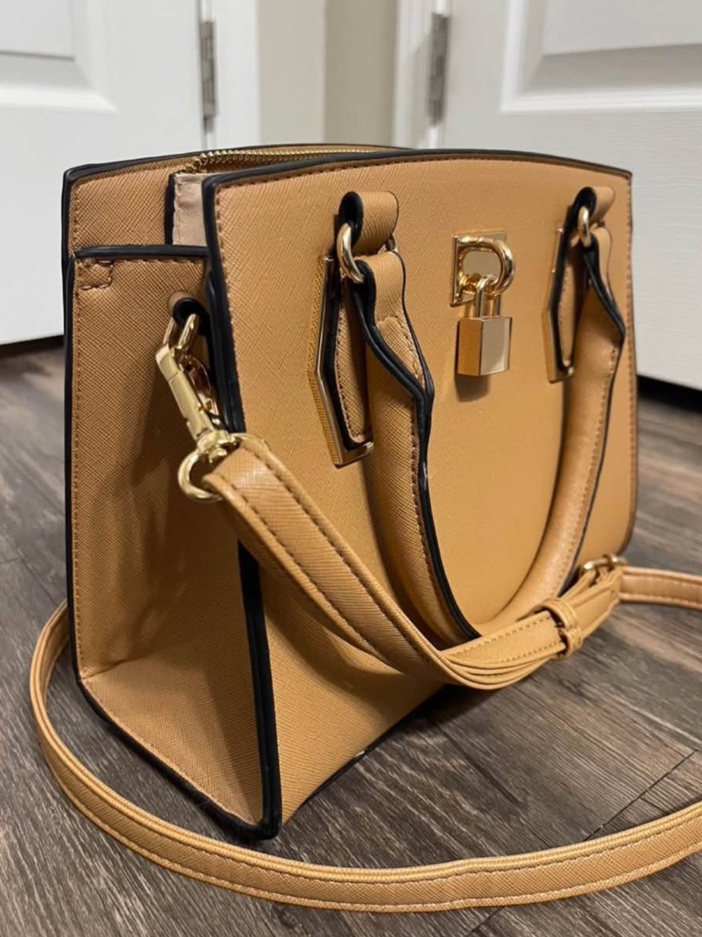 Women’s Camel Crossbody Bag w/ Gold Hardware — New!